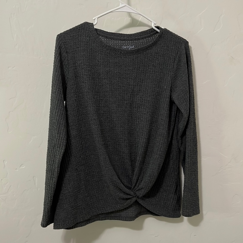 Long sleeve shirt ( tied in front)